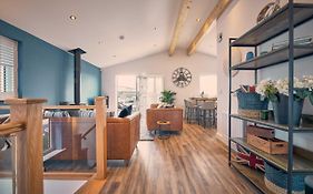 Host & Stay - Sea Larks